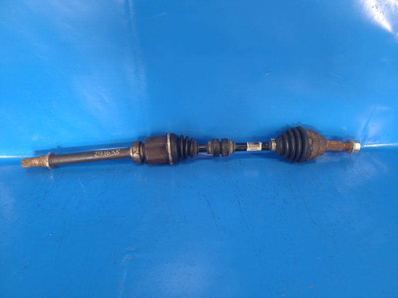 Front-wheel drive NISSAN PULSAR (NB17) 13–18 Right.