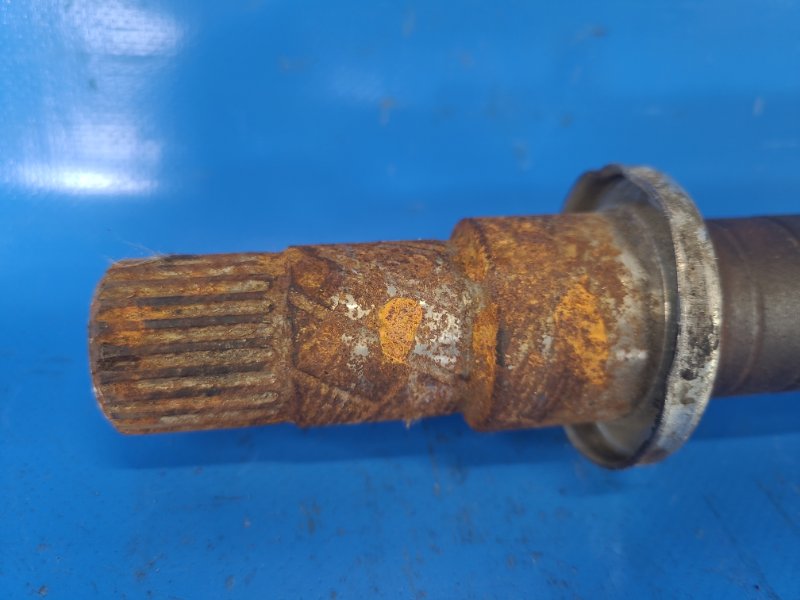 Front-wheel drive NISSAN PULSAR (NB17) 13–18 Right.
