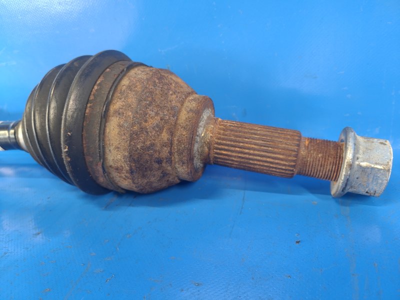 Front-wheel drive NISSAN PULSAR (NB17) 13–18 Right.