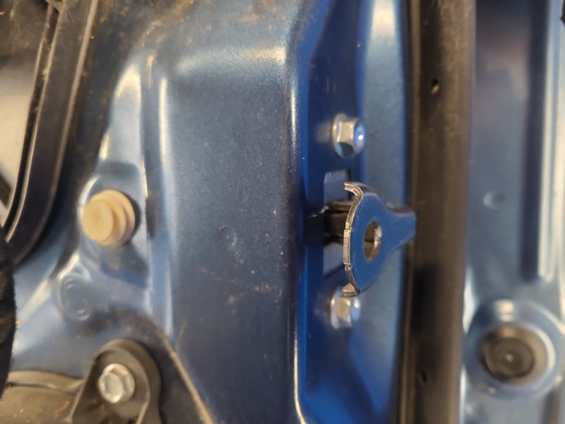 Door MAZDA CX-3 14-18 Left. Rear.