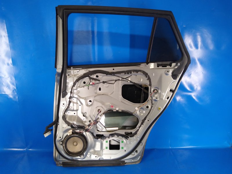 Door TOYOTA AVENSIS 08-18 Right Rear