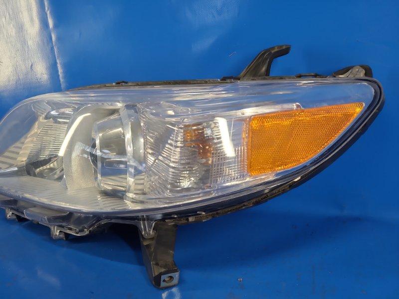 Headlight TOYOTA SIENNA 11-16 Lev.