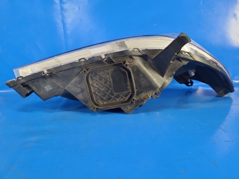 Headlight TOYOTA SIENNA 11-16 Lev.
