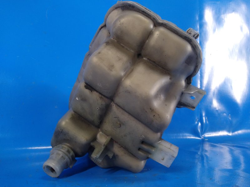 Expansion tank AUDI A6 (C7) 11-18 2011