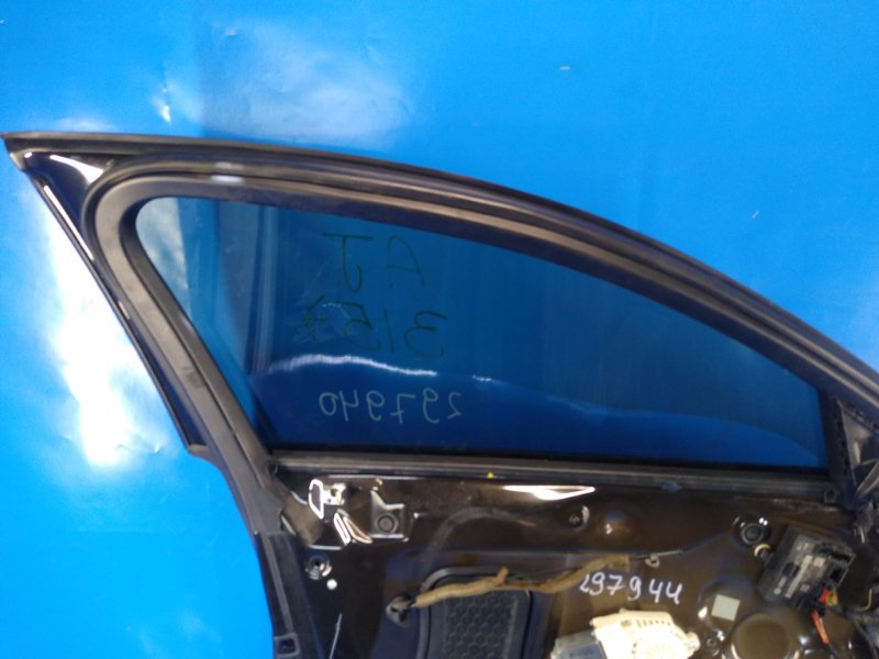 Door AUDI A6 (C7) 11-18 2011 Left. Front.
