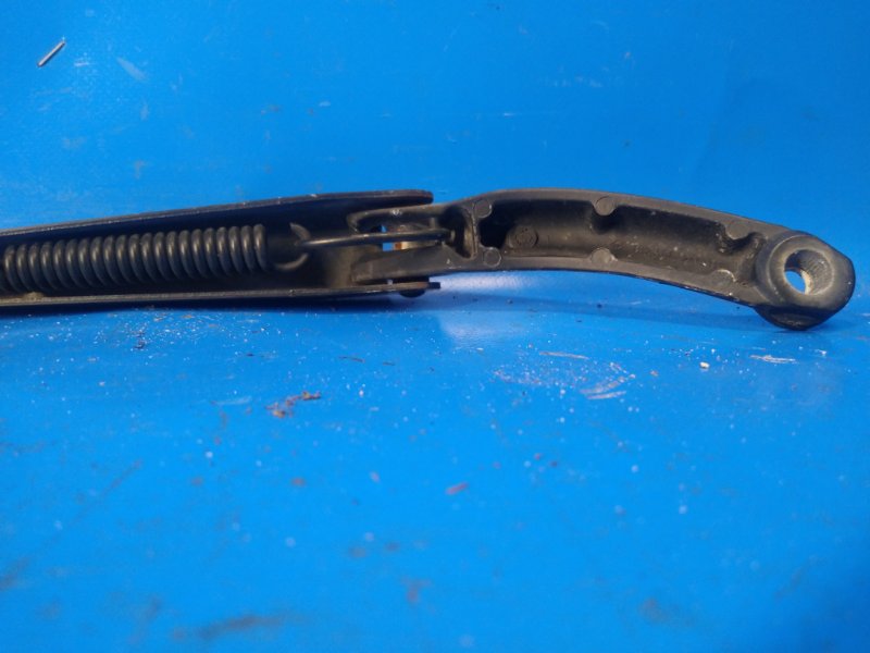 Front windshield wiper arm VOLVO XC70 00–07 2006 Right