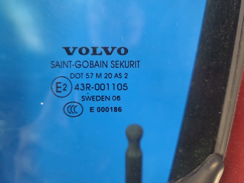 Door glass VOLVO XC70 00–07 2006 Left. Rear