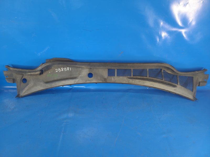 Plastic under the windshield / Frog Toyota Camry 40 06-11 2007