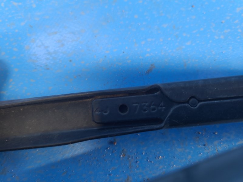 Front windshield wiper arm TOYOTA CAMRY 40 06-11 2007 Right.