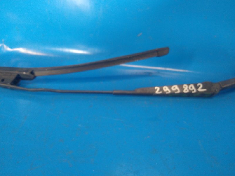 Front windshield wiper arm CHRYSLER 200 10-14 2012 Left.