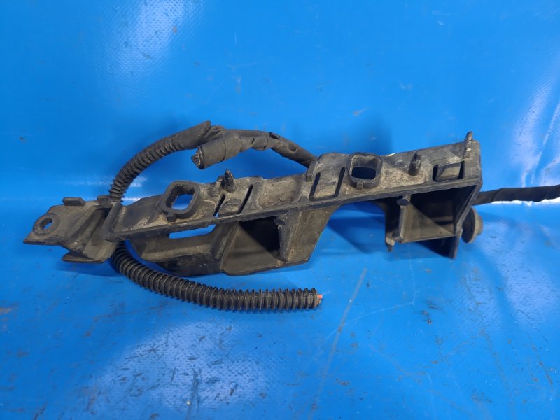 Front bumper bracket AUDI A6 (C7) 11-18 2011 Right