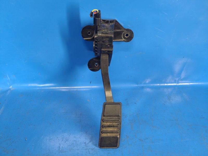2019 Ford Mustang 15- Throttle Pedal