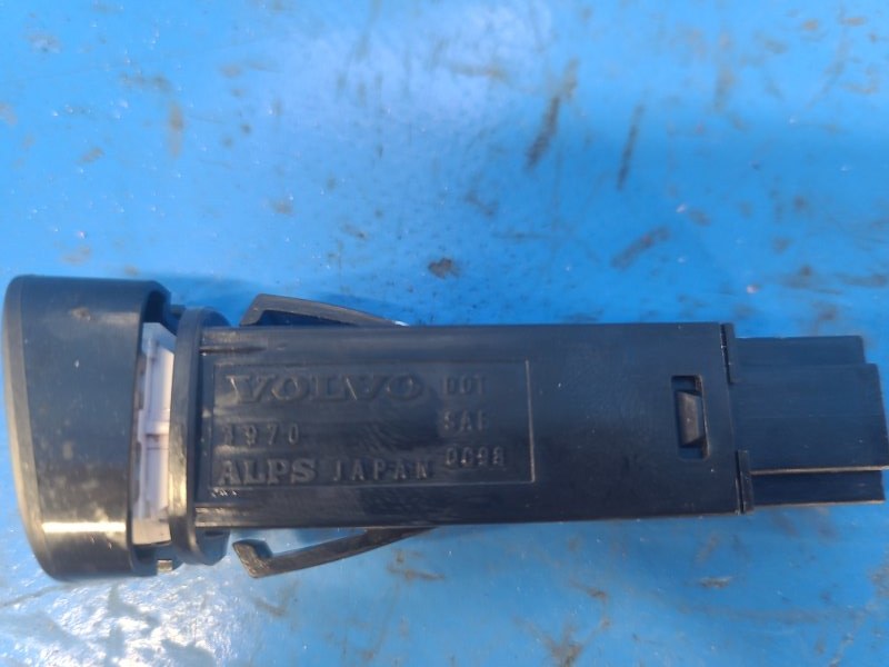 Volvo S60 10-13 2012 hazard warning light button