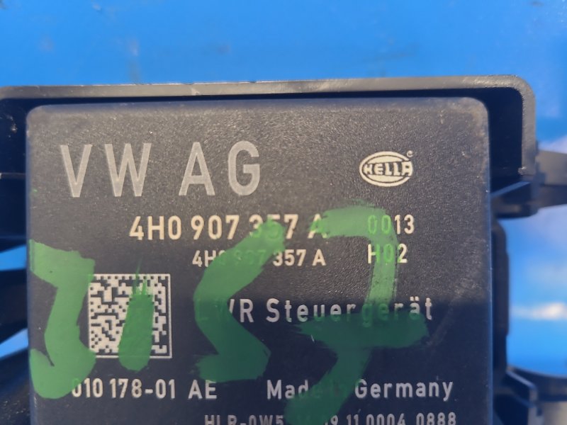Headlight range control unit AUDI A6 (C7) 11-18 2011