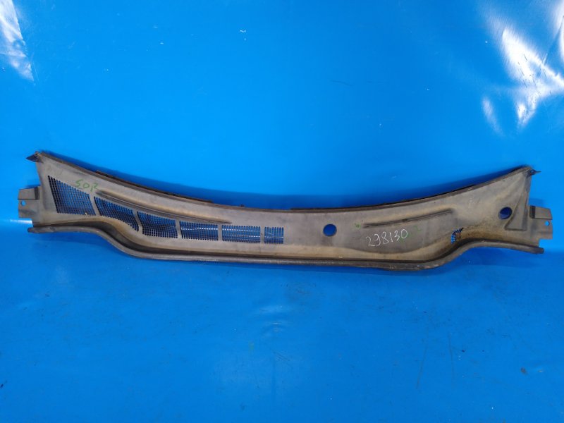 Plastic windshield trim / Toyota Camry 40 06-11 2010