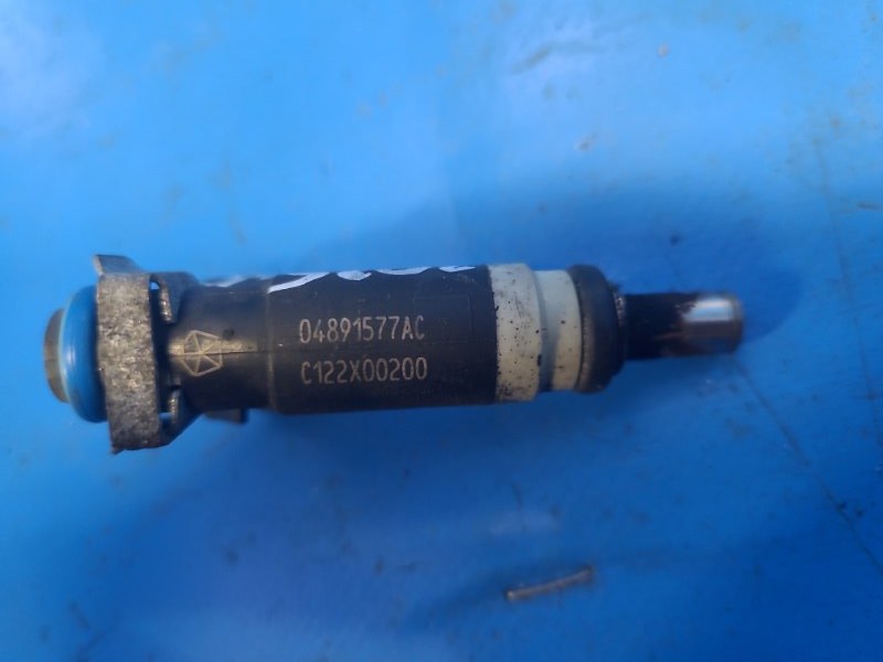 Fuel injector Chrysler 200 10-14 2012
