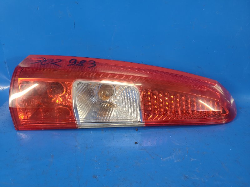 Exterior light VOLVO XC70 00–07 2006 Left.