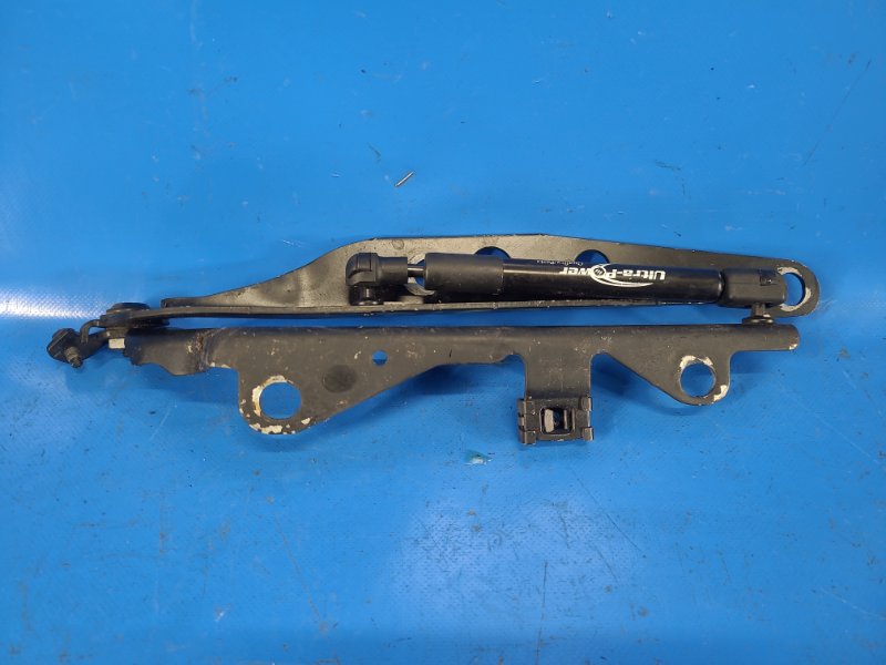 Hood hinge VOLVO XC70 00–07 2006 Left.