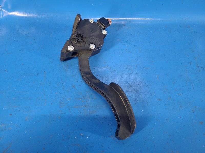 Gas pedal Toyota Camry 40 06-11 2010