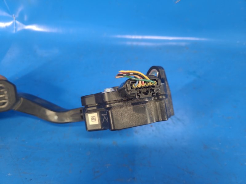 Gas pedal Toyota Camry 40 06-11 2010