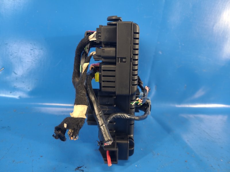 Engine compartment fuse box VOLVO XC90 02–16 2008
