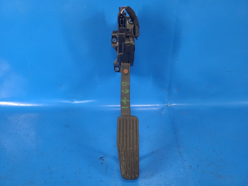 VOLVO XC90 02–16 2008 gas pedal