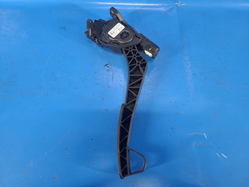 VOLVO XC90 02–16 2008 gas pedal