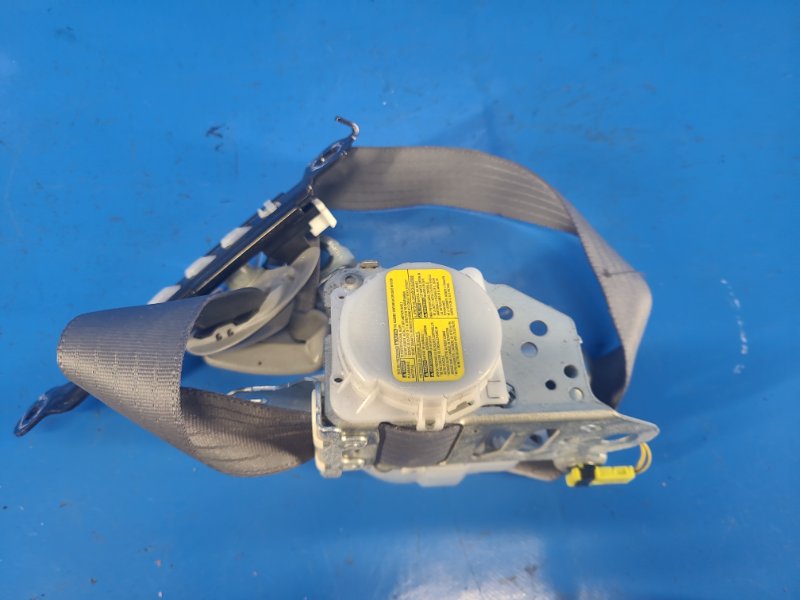 Seat belt TOYOTA CAMRY 40 06-11 2007 Right Front.
