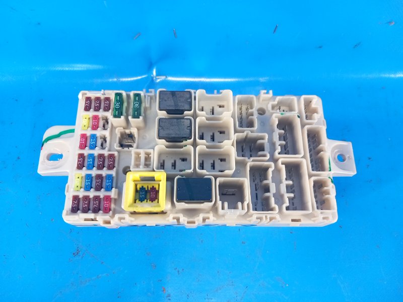 Mitsubishi Mirage 13-2013 interior fuse box