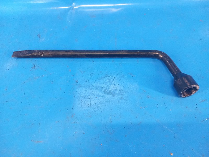 Wheel wrench for Toyota Camry 40 06-11