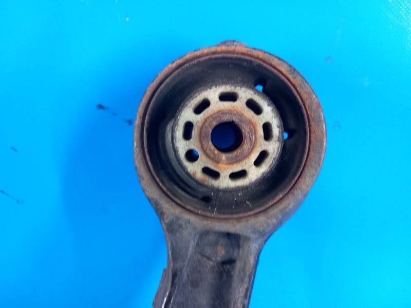 Lower front suspension arm CHRYSLER 200 10-14 2012 Left.
