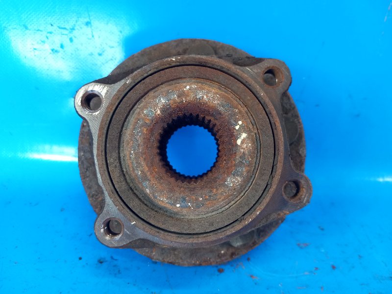 Hub CHRYSLER 200 10-14 2013 Left. Front.