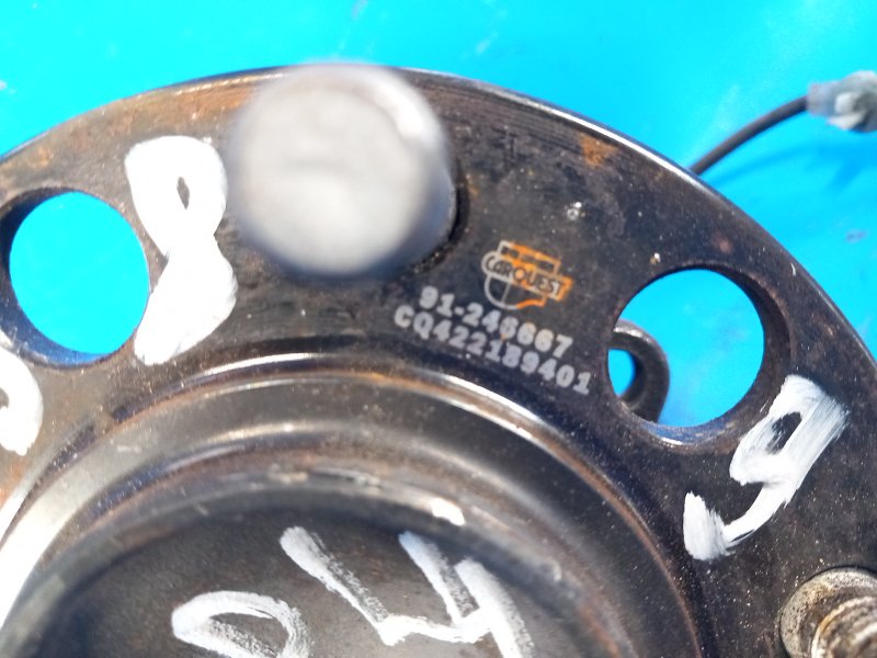 Hub CHRYSLER 200 10-14 2012 Left. Rear