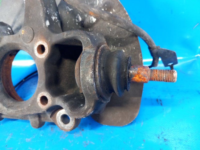 Steering knuckle CHRYSLER 200 10-14 2012 Right Front