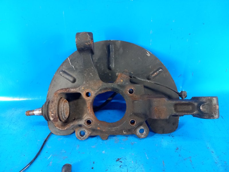 Steering knuckle CHRYSLER 200 10-14 2013 Left.