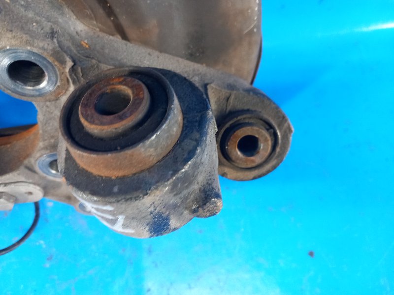 Trunnion VOLVO XC90 02–16 2008 Right Rear