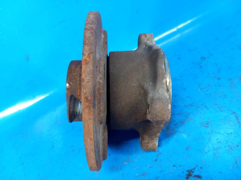 Hub MINI COOPER S R57 09-15 2011 Left. Rear
