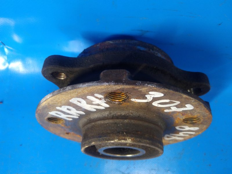 Hub AUDI A6 (C7) 11-18 2011 Right. Rear