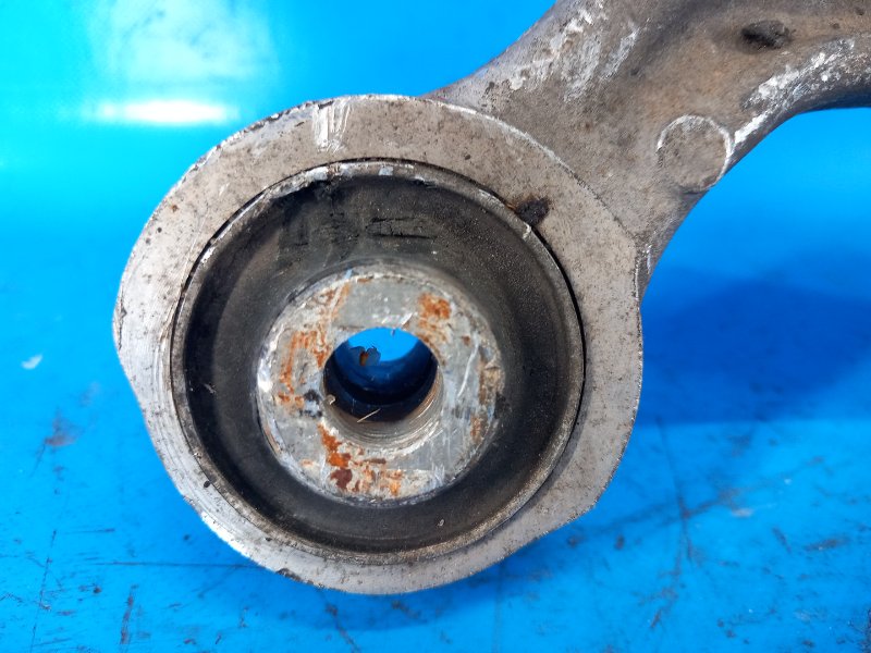 Front suspension lower arm VOLVO XC70 00–07 2006 Left.
