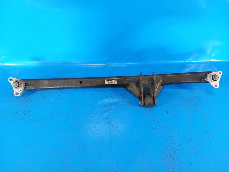 VOLVO XC70 00–07 2006 body strut