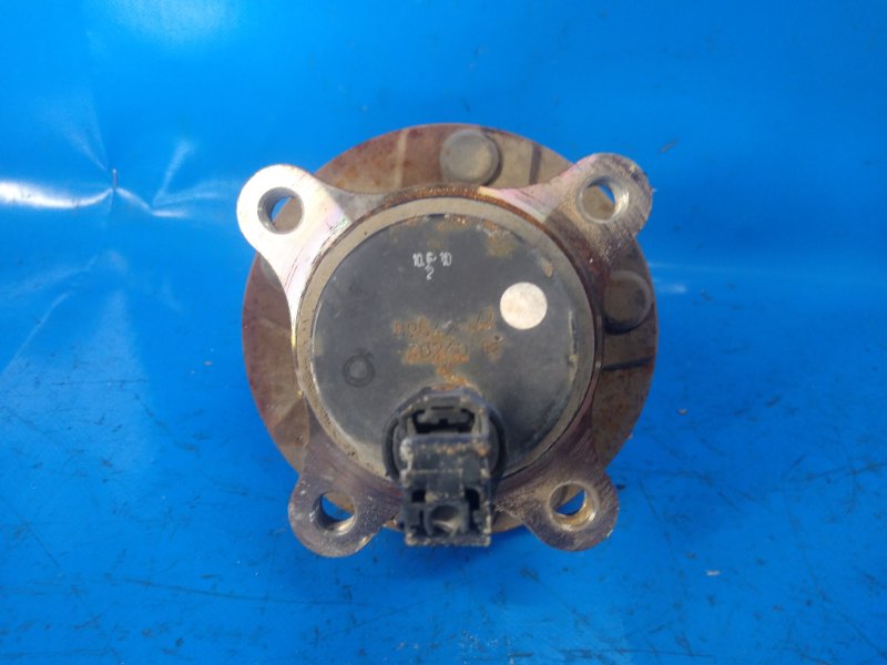Hub LEXUS IS250/350 05-13 2013 Right. Before.