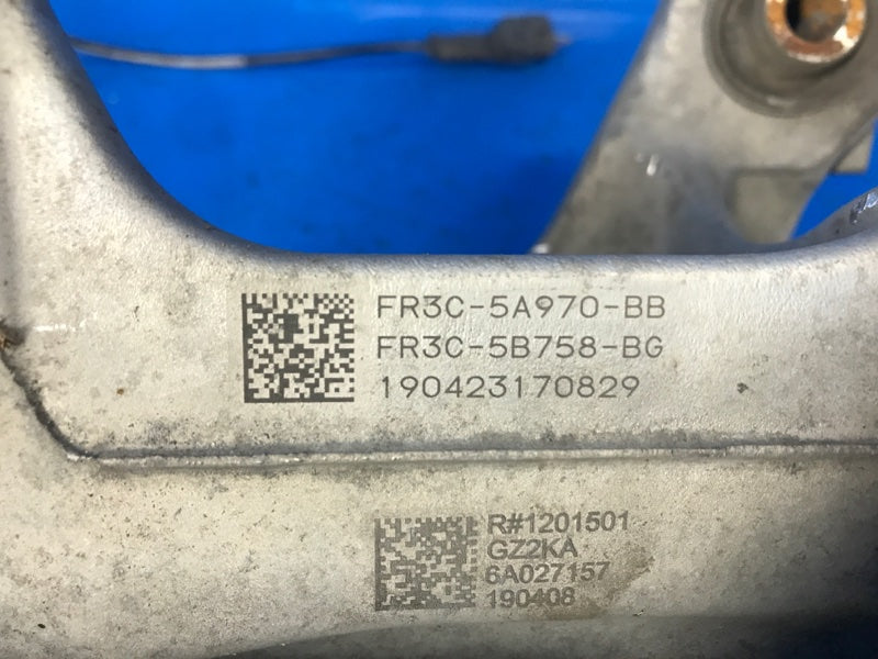Trunnion FORD MUSTANG 15-2019 Right. Rear