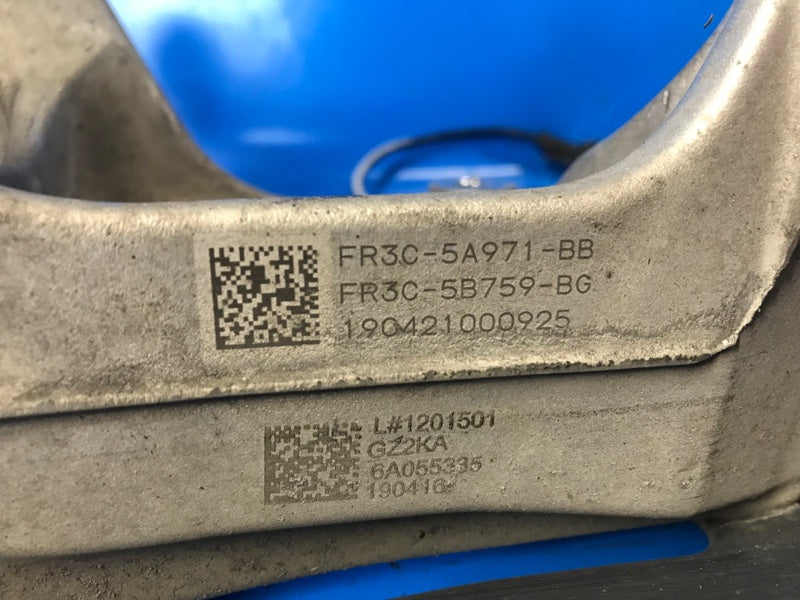 Trunnion FORD MUSTANG 15- 2019 Left. Rear.