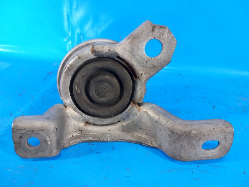 Upper engine mount VOLVO S60 10-13 2012 Right.