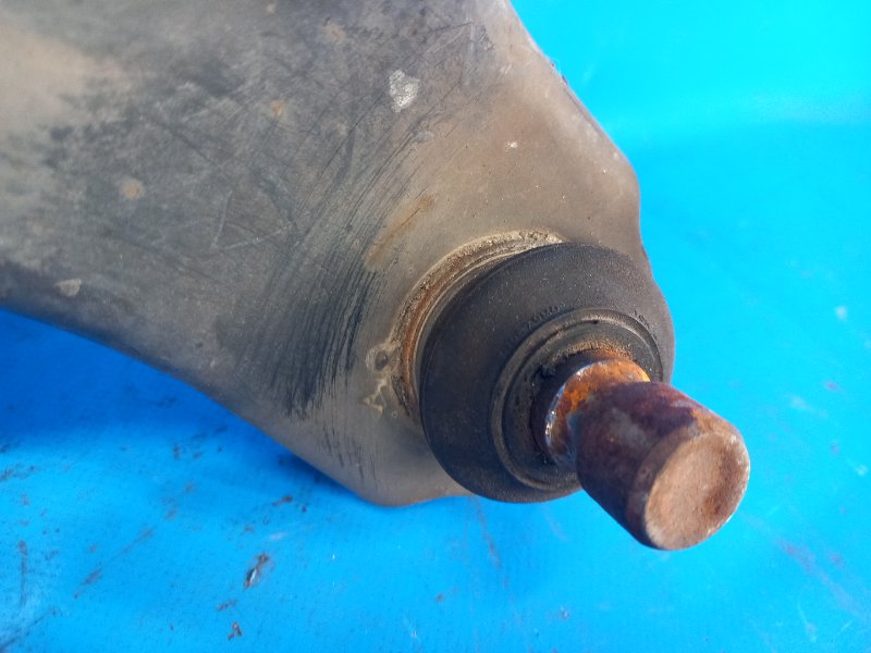 Lower front suspension arm NISSAN SENTRA B17 12-21 2013 Right.