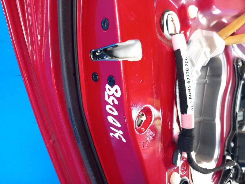 Door lock MAZDA 3 BL 09-13 2009 Left. Rear.