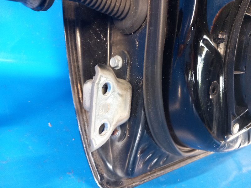 Lower door hinge TOYOTA PRIUS - 20 03-11 2006 Right Front.