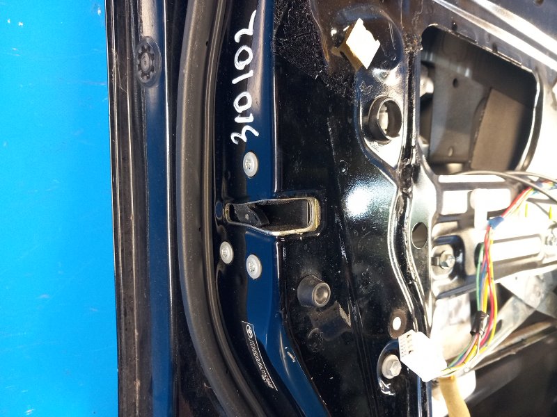 Door lock TOYOTA PRIUS - 20 03-11 2006 Left. Front.