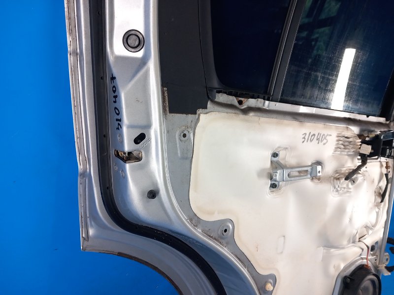 Door NISSAN PATHFINDER R51 04-14 2004 Left. Rear.