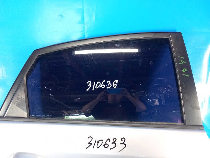 Door glass TOYOTA PRIUS - 30 09-17 2010 Right Rear